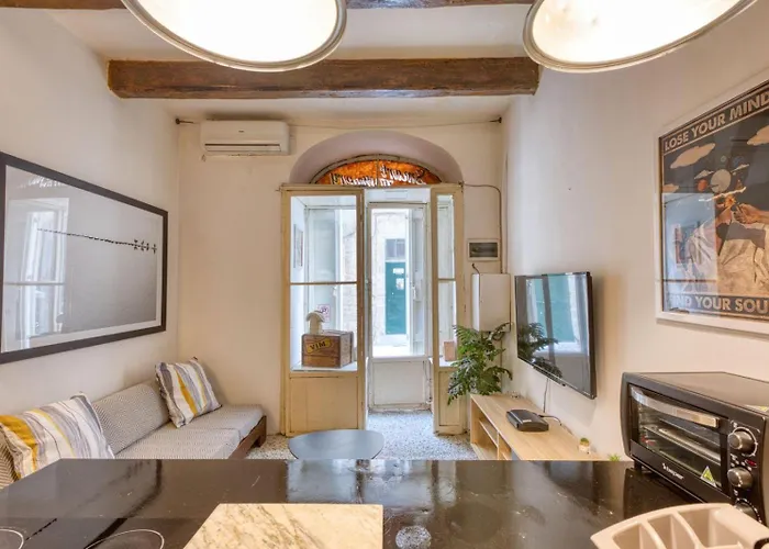 Archbishop Street Apartament *